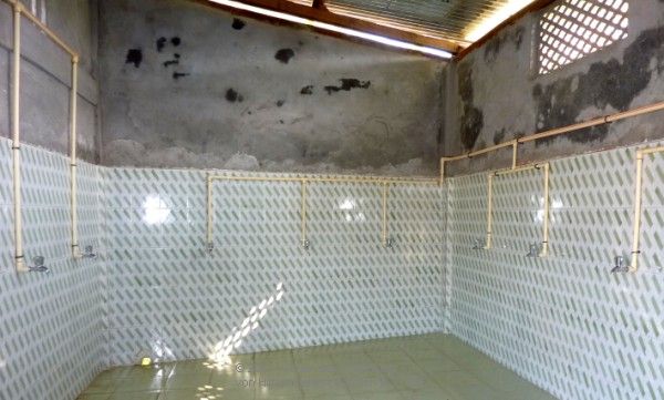 Duschanlage mit zehn Duschen